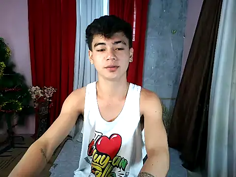 boy raphael online show from 10-15-25, 04:11