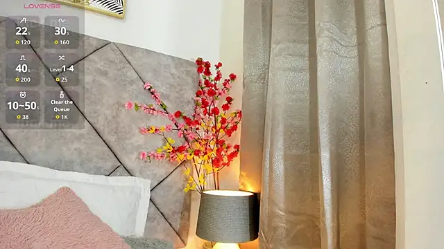  naylaa  online show from 04-18-26, 03:09