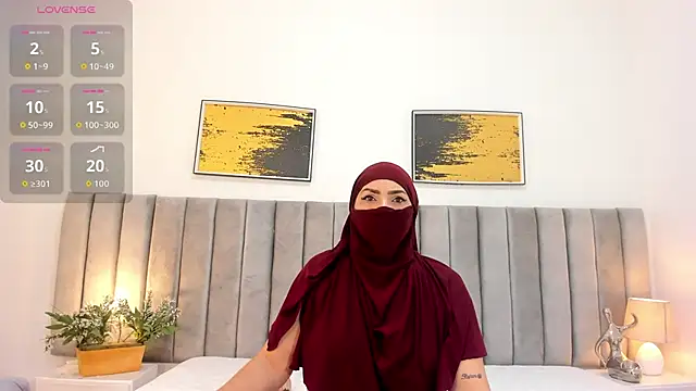  naylaa  online show from 10-30-25, 04:22