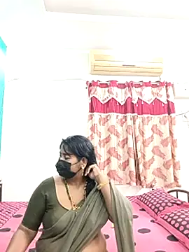 tamil-aunt online show from 11-18-25, 05:16