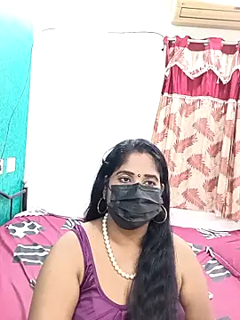 tamil-aunt online show from 11-06-25, 04:11