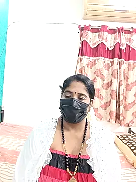 tamil-aunt online show from 11-13-25, 04:33