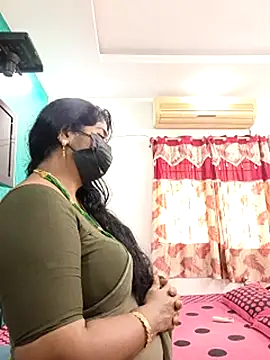 tamil-aunt online show from 11-19-25, 05:18