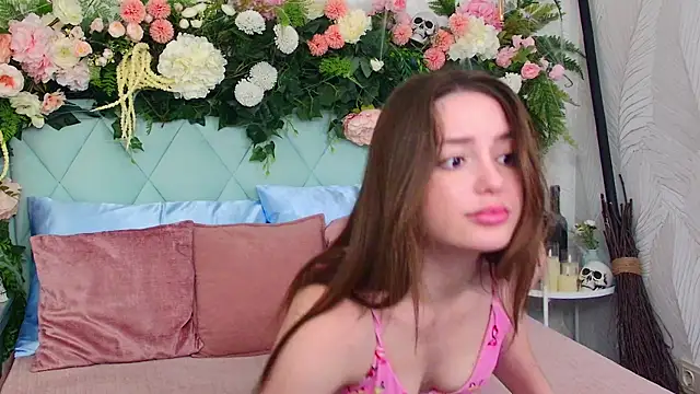 JulliRoss online show from 11-05-25, 05:21