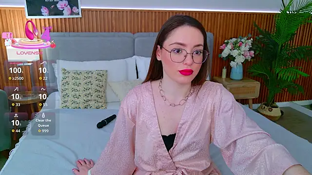 JulliRoss online show from 05-18-26, 05:02