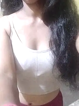 Snapshot of Jaanvi_G chatting on 10-13-25, 11:34 Jaanvi G online show from 10-13-25, 11:34