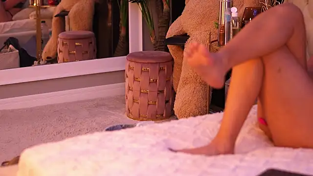 LuxenNoir online show from 10-29-25, 05:50