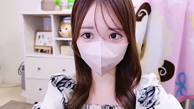 Hinahina 0111 online show from 10-18-25, 04:14