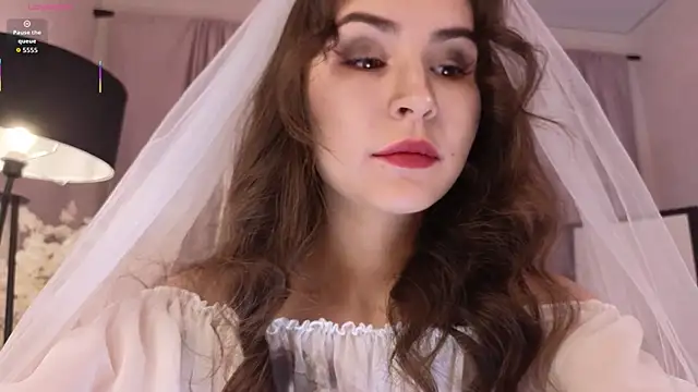 LionKierra online show from 10-25-25, 03:06