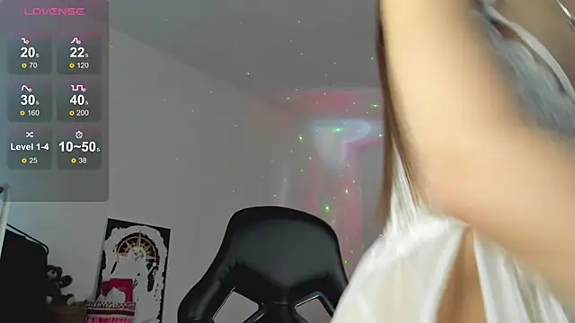 LionKierra online show from 11-17-25, 04:27