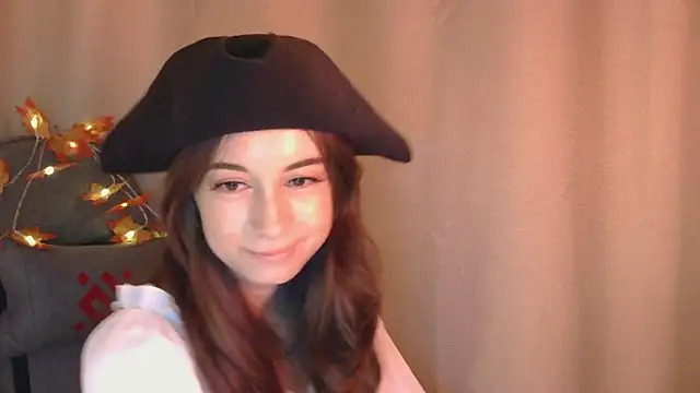 Snapshot of VeraLush chatting on 10-31-25, 02:24 VeraLush online show from 10-31-25, 02:24