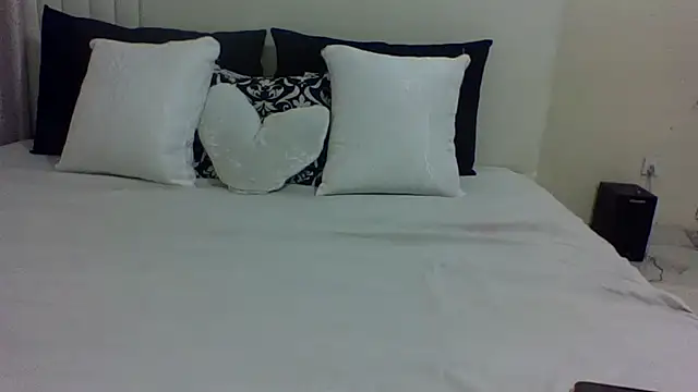 Snapshot of pontsho2004 chatting on 05-28-26, 05:26 pontsho2004 online show from 05-28-26, 05:26
