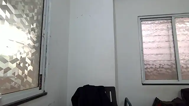 lil-twink19 online show from 11-10-25, 04:50