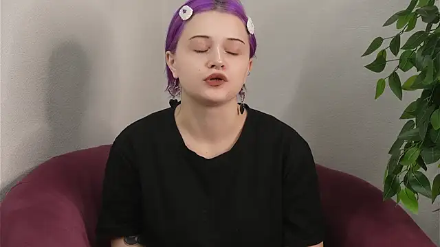 TraciBasco online show from 10-12-25, 12:06