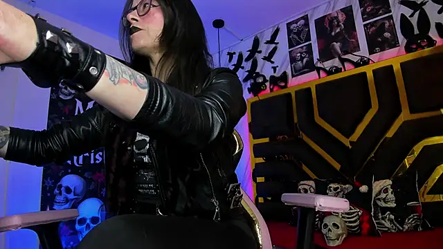 Evangelinejoness  online show from 12-14-25, 11:38