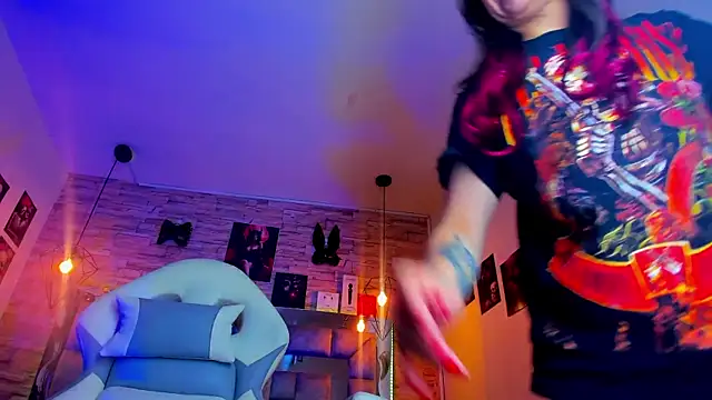 Evangelinejoness  online show from 04-16-26, 11:44