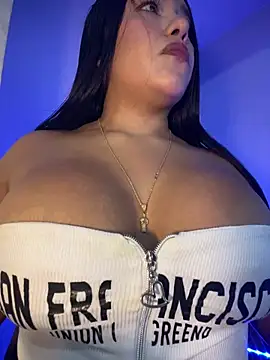 Snapshot of mis-violetha chatting on 05-15-26, 02:20 mis-violetha online show from 05-15-26, 02:20