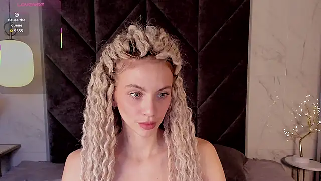 mia silkk online show from 10-28-25, 08:57