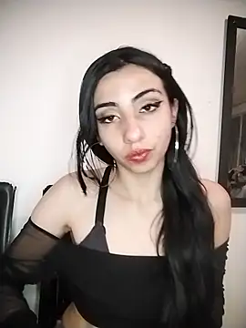Snapshot of Miha_sophia chatting on 10-17-25, 05:22 Miha sophia online show from 10-17-25, 05:22