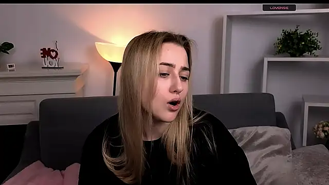 Lulu   Moon online show from 03-12-26, 09:41