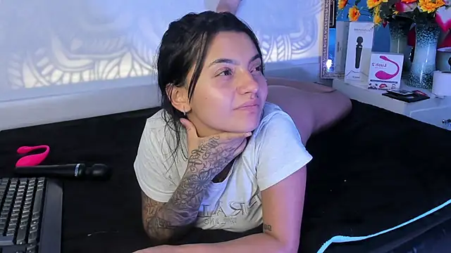 Liisaa Kiss online show from 11-27-25, 03:45