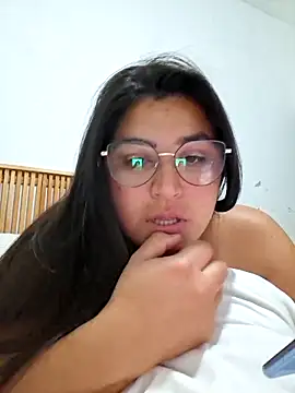 Snapshot of morenalatinaa chatting on 02-27-26, 07:24 morenalatinaa online show from 02-27-26, 07:24