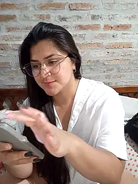 morenalatinaa online show from 04-06-26, 04:19