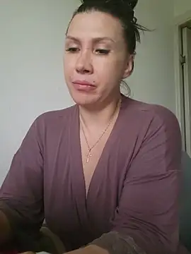 Ambika beauty online show from 05-17-26, 03:56