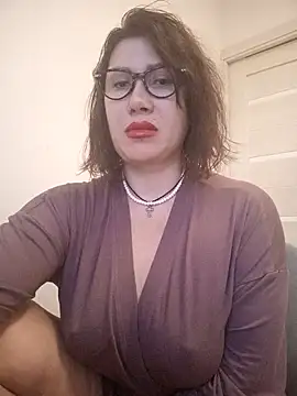 Ambika beauty online show from 11-10-25, 01:27