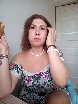 Snapshot of Ambika_beauty chatting on 10-23-25, 12:59 Ambika beauty online show from 10-23-25, 12:59