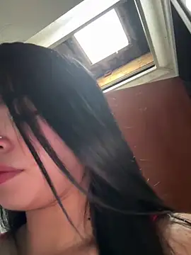 LunaMoore Pink online show from 04-14-26, 12:21