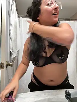 emmy envy online show from 10-11-25, 05:36