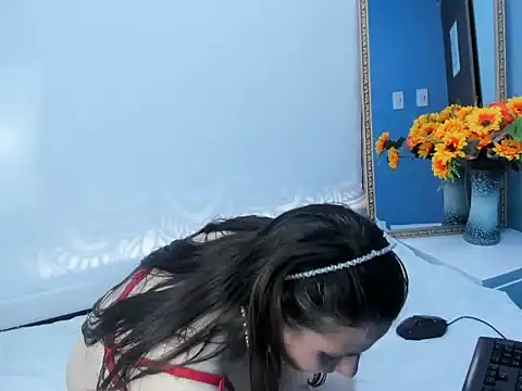 Kylie Bloom online show from 11-28-25, 10:10