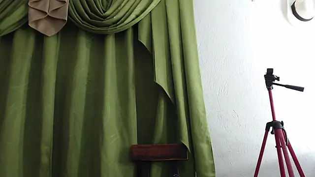 Snapshot of Zahara_18_ chatting on 10-11-25, 11:39 Zahara 18 online show from 10-11-25, 11:39