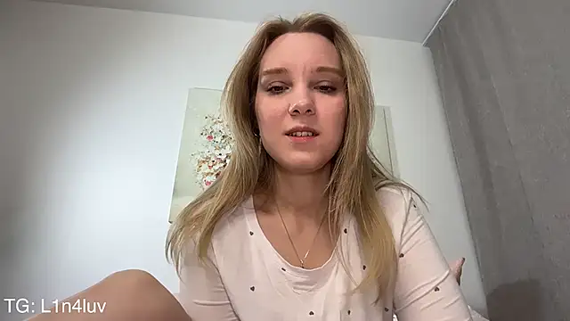 AIicaparkerc online show from 04-06-26, 05:14