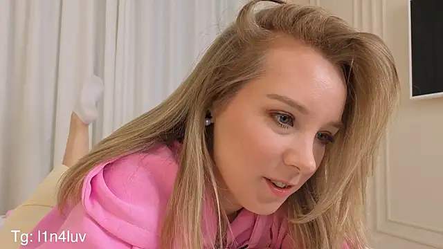 AIicaparkerc online show from 11-02-25, 09:20