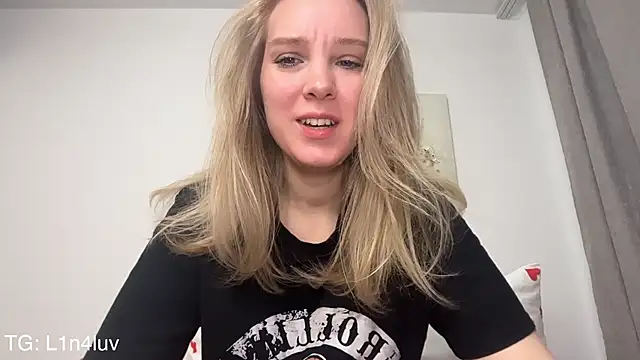 AIicaparkerc online show from 02-09-26, 03:04