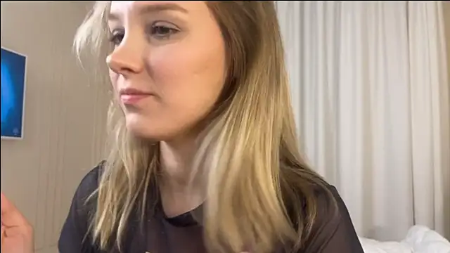 AIicaparkerc online show from 10-14-25, 11:04