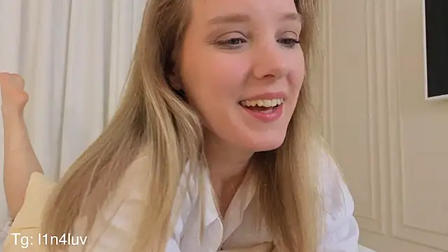 AIicaparkerc online show from 12-15-25, 08:47