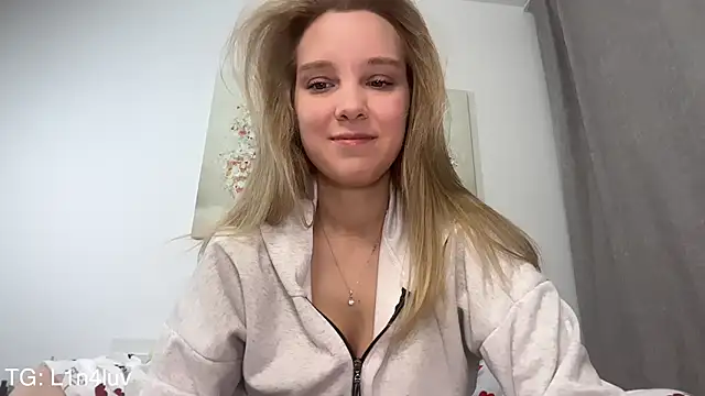 AIicaparkerc online show from 03-19-26, 02:28