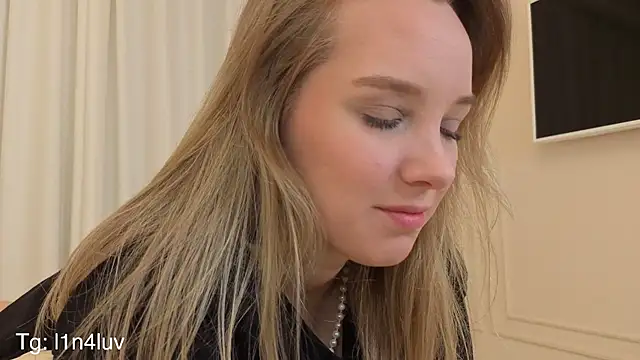 AIicaparkerc online show from 12-05-25, 09:12