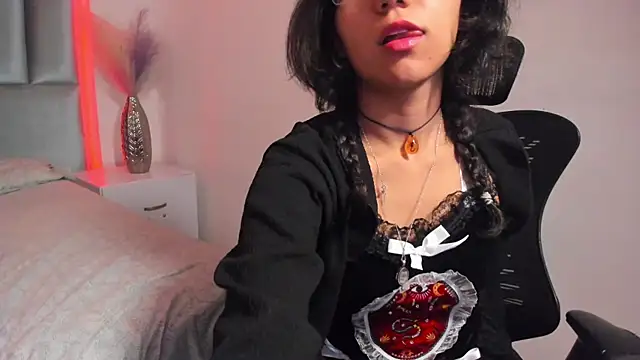 HollyPeach online show from 11-02-25, 04:23