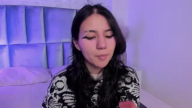 HollyPeach online show from 05-14-26, 07:44