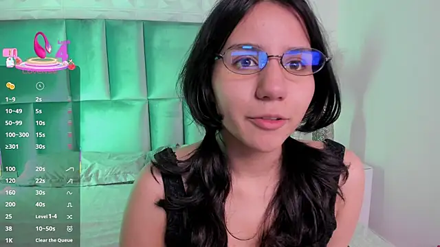 HollyPeach online show from 04-22-26, 07:42