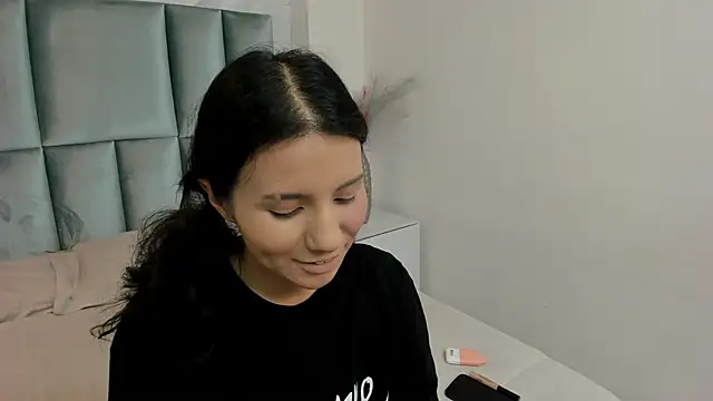 HollyPeach online show from 05-22-26, 07:34