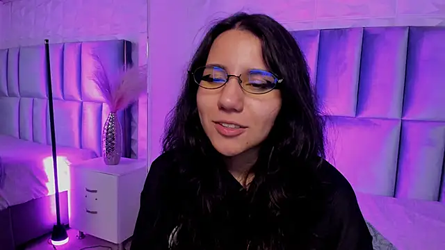 HollyPeach online show from 04-21-26, 01:42