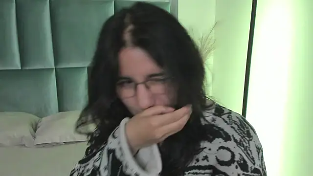 HollyPeach online show from 02-05-26, 07:32