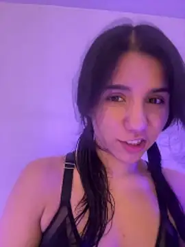 HollyPeach online show from 04-23-26, 07:37