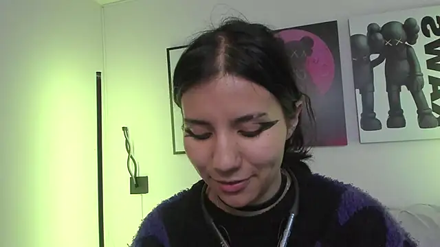 HollyPeach online show from 05-29-26, 08:15