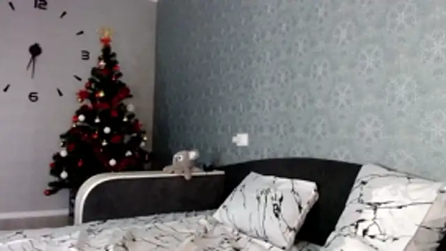 Daphne Darkthorn online show from 12-19-25, 05:26